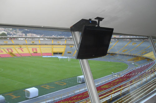 televisor led instalado estadio el campin